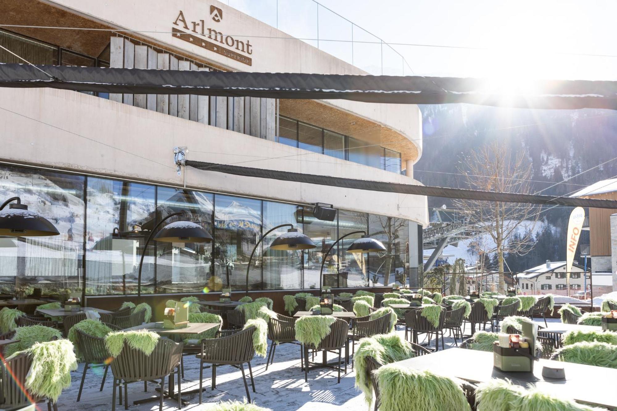 Hotel Arlmont 4 Stern Superior サンクト・アントン・アム・アールベルク エクステリア 写真